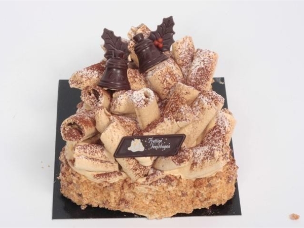 Hazelnootschuim klok taartje 6-8 pers