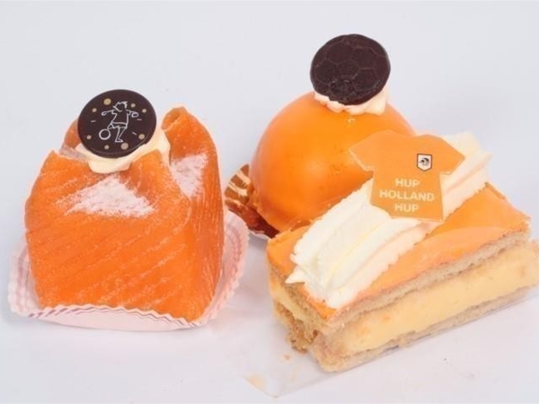 Voetbal oranje gesorteerd gebak