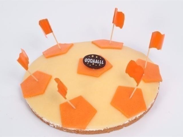 Voetbal oranje vlaai&nbsp;krokante bodem 8-10 personen