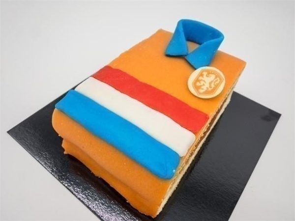 Voetbal oranje shirt-taart 5-pers.